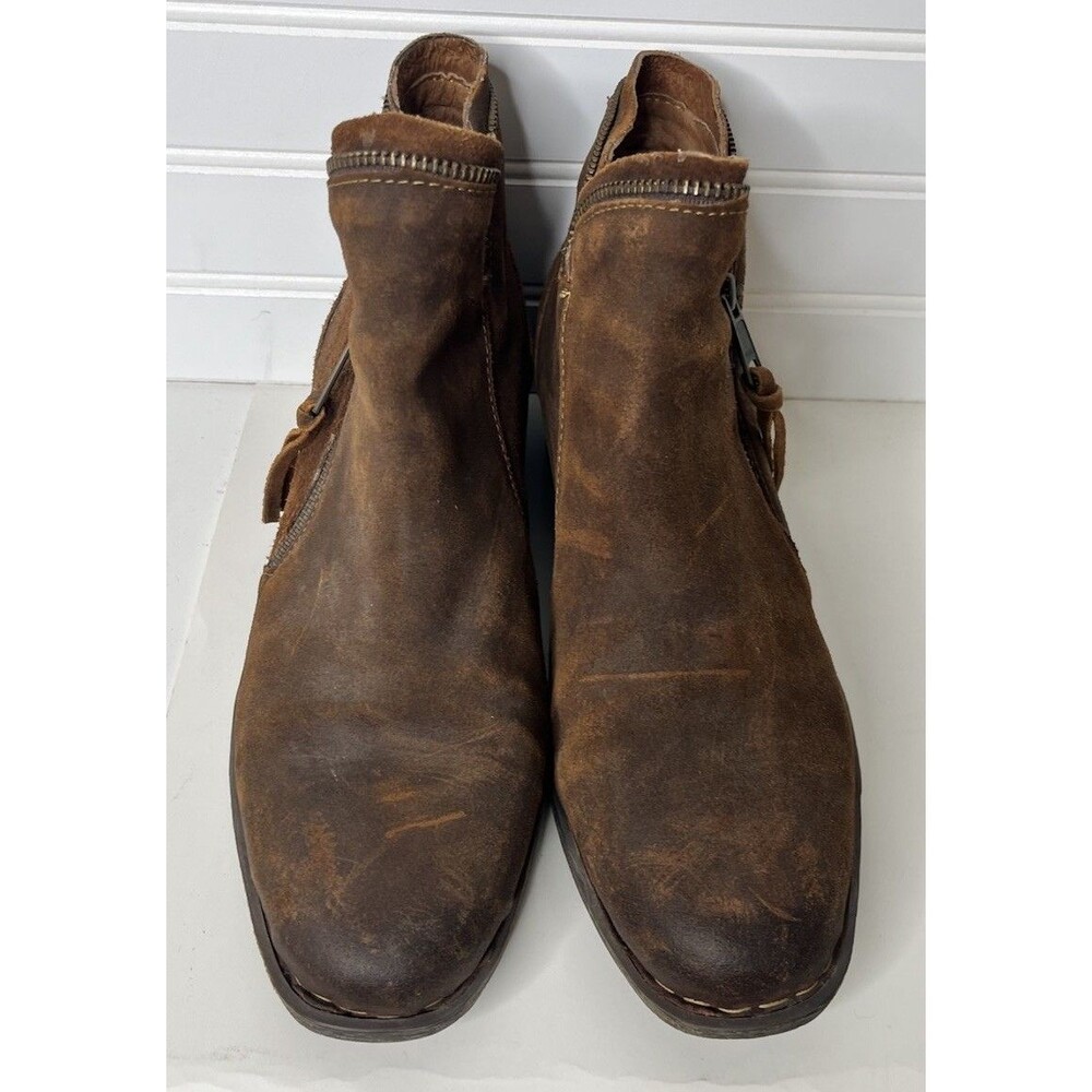 Born Montoro II Distressed Brown Suede Leather Ankle Boot Zip Accent Sz 10